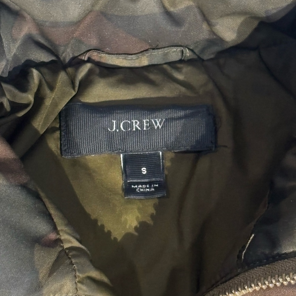 J.Crew Camo Quilted Down Puffer Vest Men’s‎ Small Green Zip Insulated Sleeveless - Picture 5 of 14
